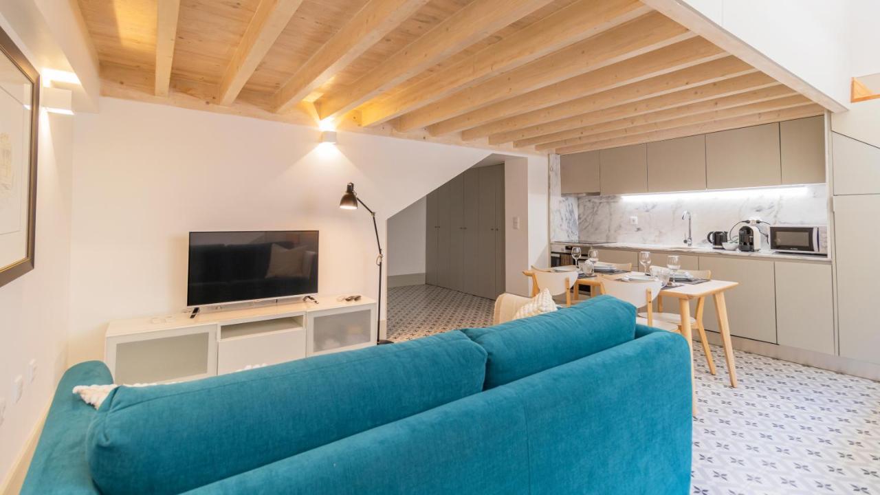 Central Stunning Duplex W/ Patio By Lovelystay بورتو المظهر الخارجي الصورة